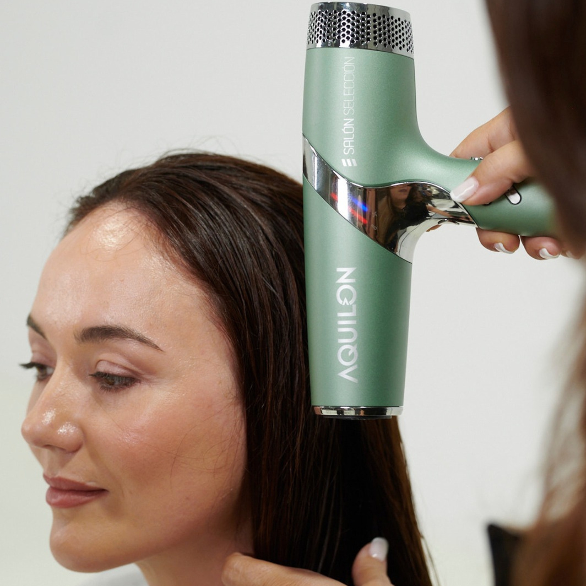 Salerm AQUILON profesionální fén na vlasy